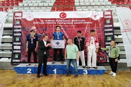 Vakkas Dağdelen 74 kiloda Türkiye 3.üncüsü oldu