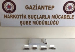 Vakumlu poşet içerisinde uyuşturucu ele geçirildi