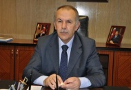 Vali Erdal Ata elini çekti