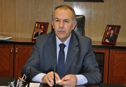 Vali Erdal Ata elini çekti