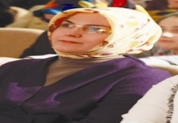 Vali eşi neden korumayla gezer