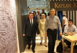 Vali Yerlikaya fuarı gezdi
