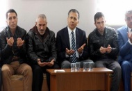 Vali Yerlikaya patlamada hayatını kaybedenlerin yakınlarıyla buluştu