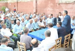 Vali Yerlikaya Yavuzeli ilçesinde muhtarlarla buluştu