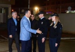 Vali Yerlikaya yeni yılı polislerle geçirdi