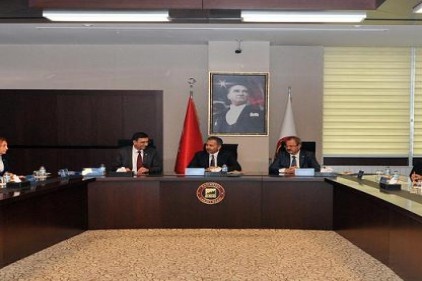Valisi Ali Yerlikaya, Gaziantep Sanayi Odası Yönetim Kurulu ve Meclis Başkanlık Divanına hayırlı olsun ziyaretinde bulun