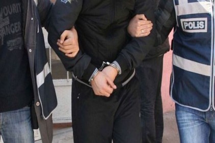 Van merkezli operasyonlarda öğretmenler gözaltına alındı