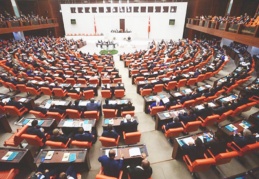 Varlıklarını TL'ye dönüştüren kurumlara vergi istisnası TBMM'de kabul edildi