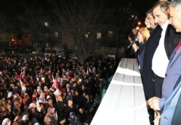 Vatan mahallesinde miting gibi karşılama 