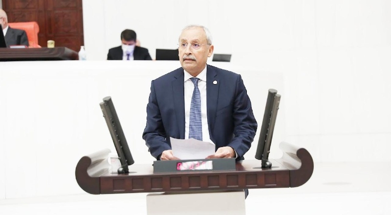 Vatandaş bayat ekmek yiyecek duruma geldi