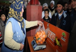 Vatandaş için “Bir De Sen Tart” standı kuruldu