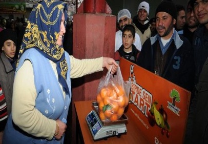 Vatandaş için “Bir De Sen Tart” standı kuruldu