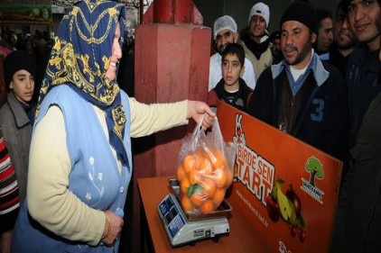 Vatandaş için &#8220;Bir De Sen Tart&#8221; standı kuruldu