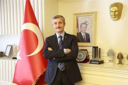 Vatandaş ile devlet arasında iletişimi sağlıyor