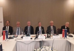 Vatandaş, imar değişiklikleri, işe alım tercihleri ve ihalelerden şikayetçi