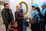 Vatandaş kapı kapı geri dönüşüm konusunda bilgilendiriliyor