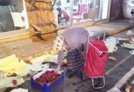 Vatandaş yüksek fiyatlar karşısında çareyi pazar atıklarında buluyor: Param yok, alamıyorum