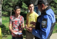Vatandaşa zararlı alışkanlıklar ve güvenlikle ilgili broşür dağıttılar