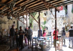 Vatandaşın gidecek yeri olmayınca müze geziyor