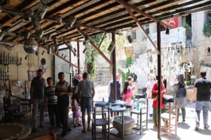 Vatandaşın gidecek yeri olmayınca müze geziyor