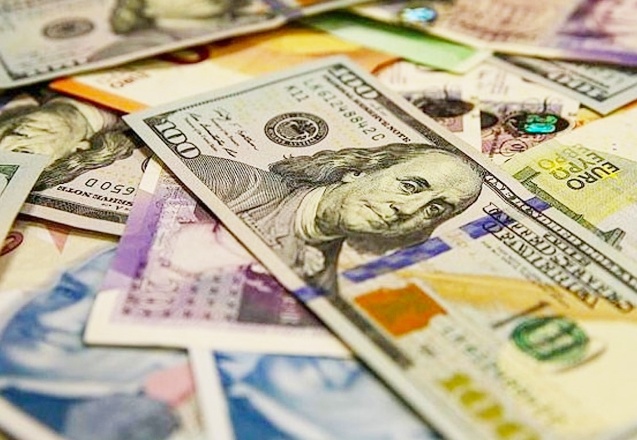 Vatandaşlar, 1 milyar dolarlık döviz sattı