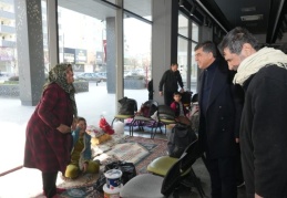 Vatandaşları ziyaret ediyorlar