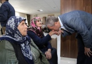 Vatandaşların bayramını kutladı