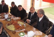 Vekile kuzu yemek yaraşır