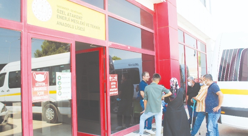 Velileri çarptılar, sonra okulu kapattılar