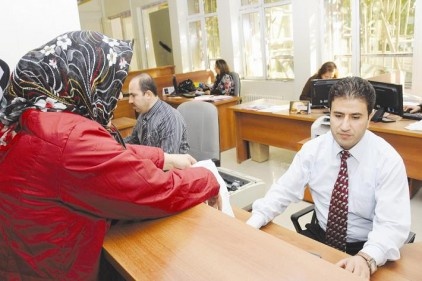 Vergi cezalarını yapılandırmak isteyen vatandaşların başvuruları alınıyor