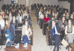 ‘’Verileri İnkar Etmek ve Yeniden Kodlanmak’’paneline Zuhal Mansfield katıldı