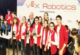 VEX IQ Türkiye Şampiyonası'nda SANKO okullarına 3 ödül 