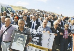 Veysel Güney’in anıt mezarı açıldı