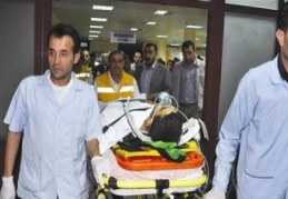 Vinçle beton arasına sıkıştı