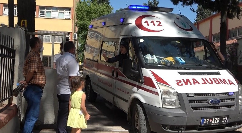 Virüslü öğrencinin sınava getirilmesi tepki yarattı