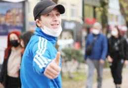 Virüsün pençesindeyiz ama kurallara uyan yok