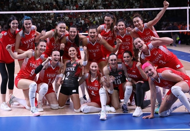 Voleybol Milletler Ligi’nde Tayland’ı 3-1 yenen Türkiye yarı finalde