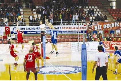 Voleybol Takımından mükemmel oyun 