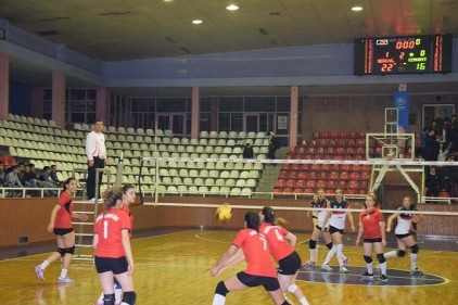 Voleybolda kıyasıya mücadele yaşandı