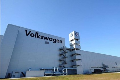 Volkswagen: Türkiye&#039;de yeni fabrika kurma kararını erteledik