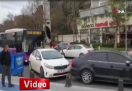 Vurdumduymaz sürücü Üsküdar Sahili'ni kilitledi