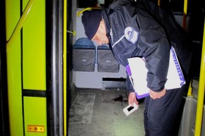 Vurulduğu halk otobüsüyle hastaneye götürüldü