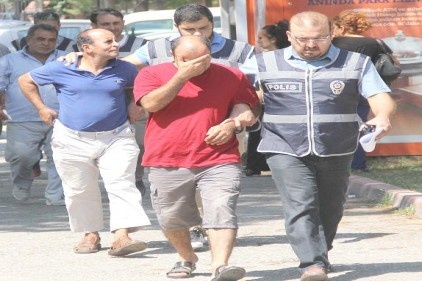 Yabancı kadınları fuhuş batağına düşüyorlardı