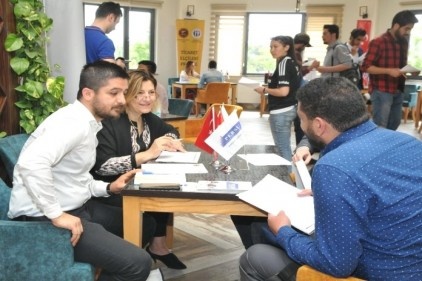 Yabancı uyruklu öğrencilerle GSO üyesi firmalar bir araya geldi 