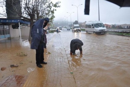 Yağış nedeniyle okullar iki gün tatil edildi