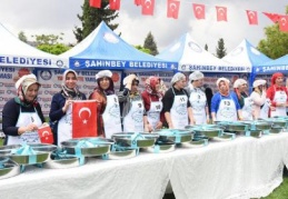 “Yağlı Köfte” yarışmasında kadınlar hünerlerini sergiledi