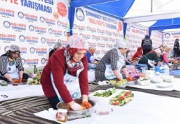 “Yağlı Köfte” yarışmasında kadınlar hünerlerini sergiledi