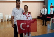 Yağmur Demir altın madalya alarak Balkan Şampiyonu oldu.