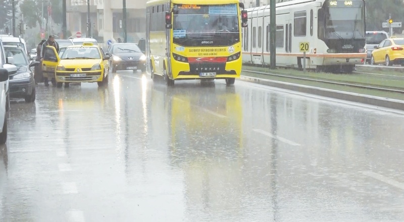 Yağmur etkisini sürdürüyor