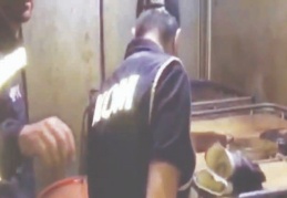 Yakıt pompa düzeneğinin de kurulduğu garajda 3 ton kaçak akaryakıt ele geçirildi.